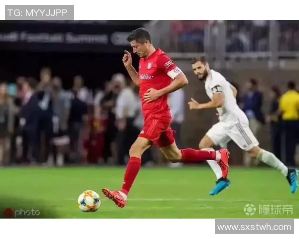 足球球星慢慢长大见证绿茵梦想绽放青春奋斗与荣耀之路